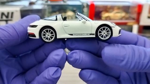 MINI GT 1/64 PORSCHE 911 targa 4s