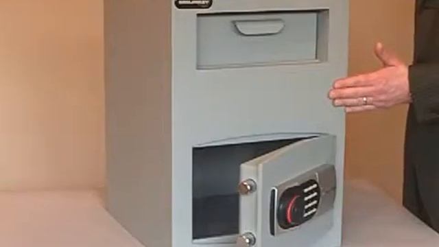 Securikey - Mini Vault 2 Deposit Safe Electronic Lock.mp4