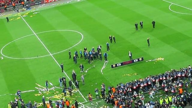 Champions e Messi no campo !