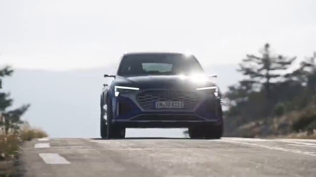 Audi Q8 55 e-tron: Combined electric power consumption