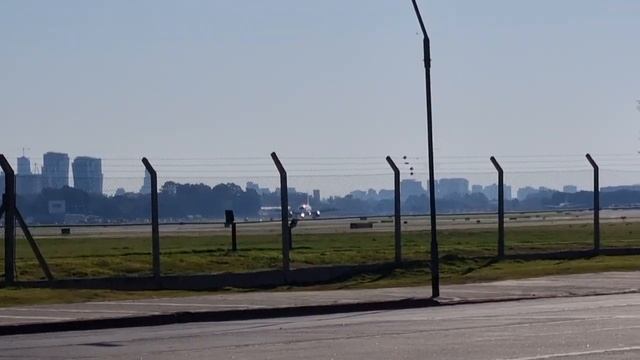 Jetsmart Argentina's Airbus A320 LV-HVT landing at Aeroparque