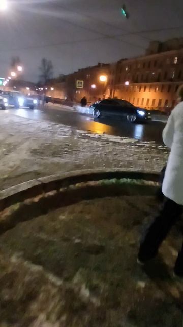 что за поворотом.Питер