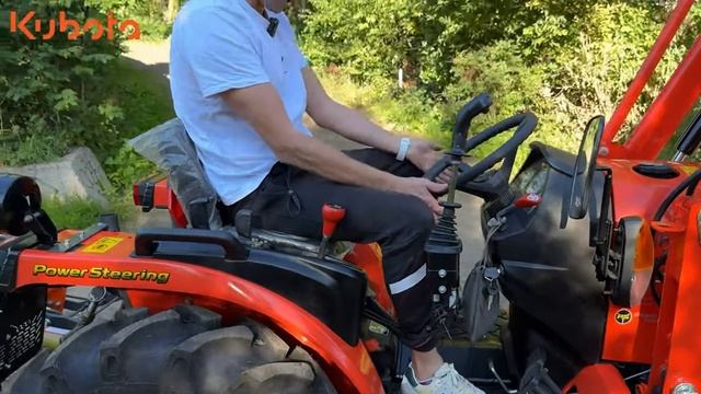 Мини-трактор Kubota с КУН и почвофрезой