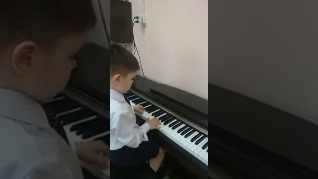 Кузнецов Вася русская народная песня Каравай (1)