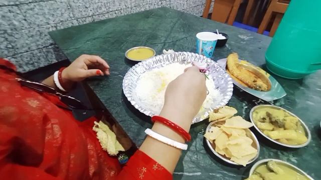 Boro maa r pujo die amra pabda 🐟 r chicken 🍗 die jomie khelam