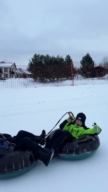 С ветерком на ватрушке! ❄️🎢