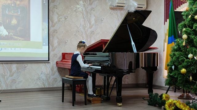 Жаркова Кира, 8 лет. 
К.Черни. Этюд. До-Мажор