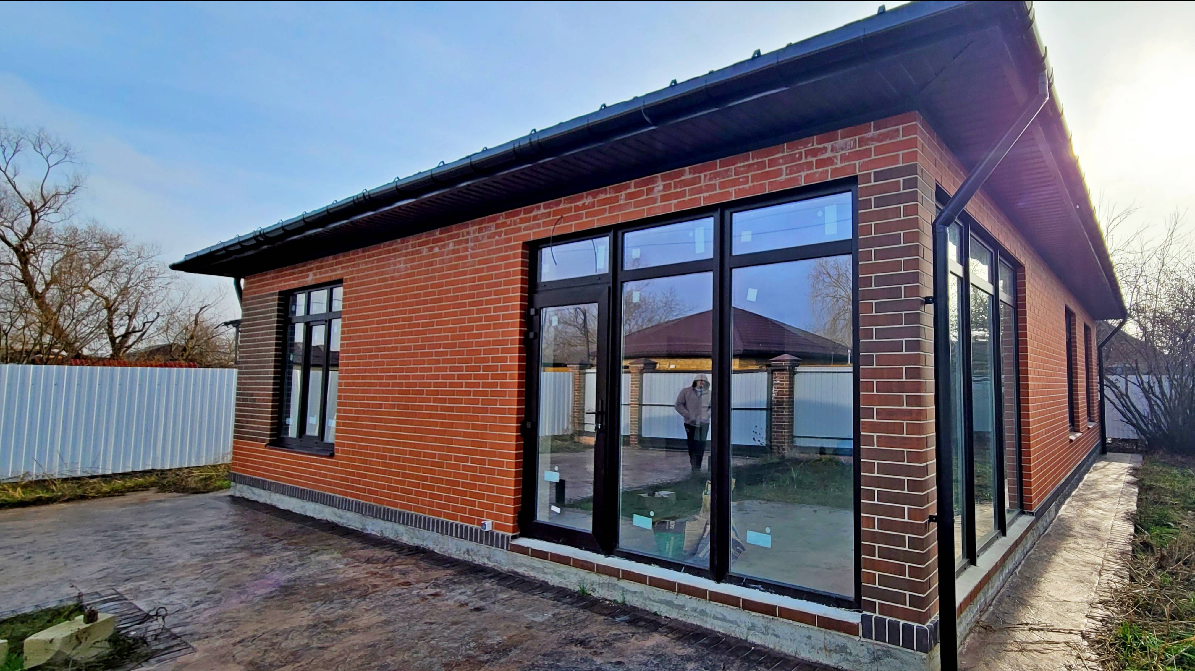 Шикарная планировка, с витражами (7 млн.р.) Тел: +7-904-539-34-34