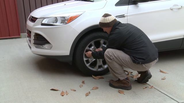 Why a Tire Pressure Monitoring System Light Comes on in the Fall