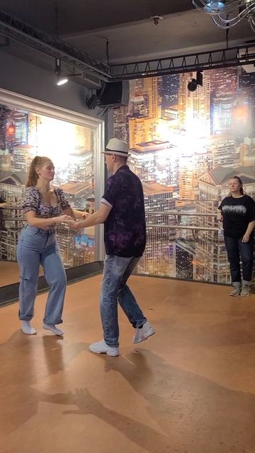 Salsa Partnerwork 24.10.08 Vadim Supsun & Maria. Enchufla #dance