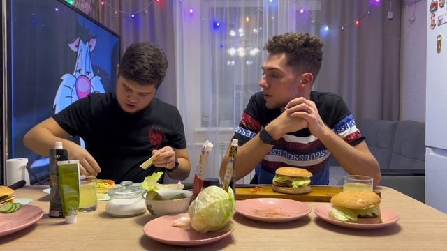 Говяжий бургер против куриного бургера. Как готовить бургер дома?