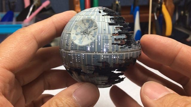 Bandai - Star Wars  Vehicle Model: Death Star II complete.