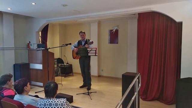 Сергей Капцев поёт свою песню Женщина - осень