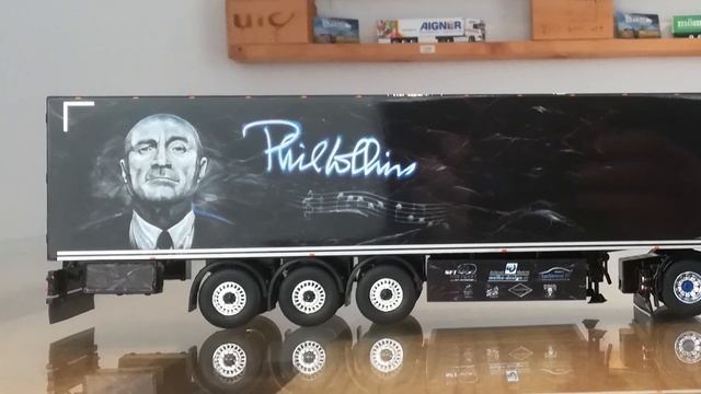 Fleischmann Phil Collins Volvo FH04 Globetrotter XL 74523 Tekno