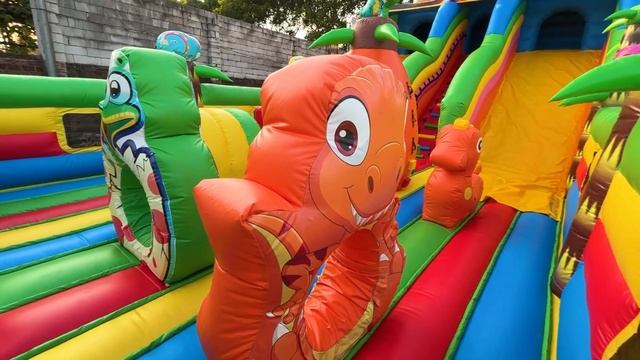 Коммерческий надувной батут «Хамелеон и динозавры Ультра 3» 12x6x6 м