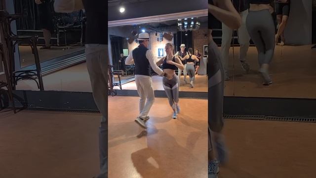 Salsa Partnerwork 24.09.03 Vadim Supsun & Elina. Camina with turn, setenta #dance