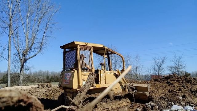 operating a Fiat Allis fp7 Dozer