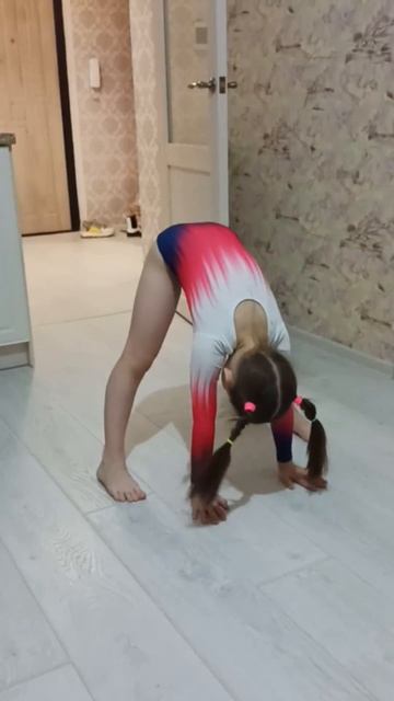 Гимнастический купальник для выступлений для девочки с рукавом 32/128