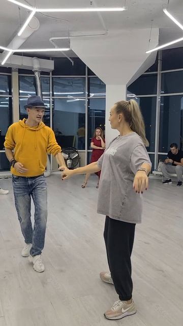 Bachata Partnerwork 24.10.07 Vadim Supsun & Olesya. Media with basic, turn & walk #dance