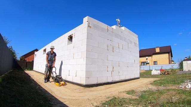 Неутеплённая мягкая отмостка и парковка своими руками