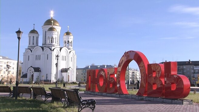 Кокосик гуляет по городу Серов