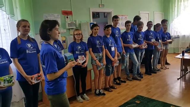 Юные рекламщики порадовали детей подарками! 14.06.18.