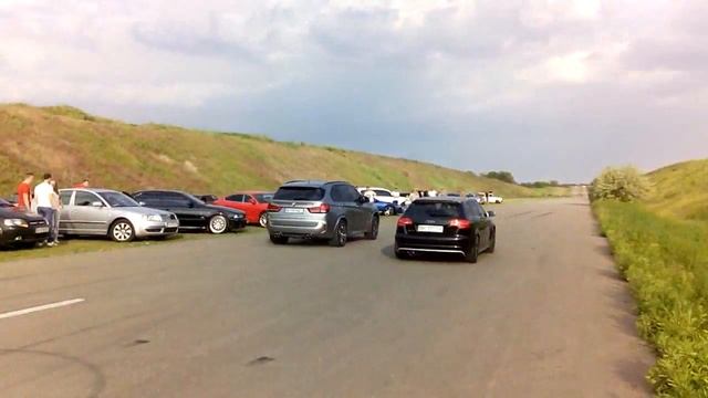 Audi RS3 vs Bmw X5M drag