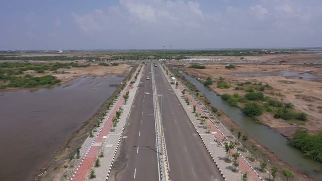 dholera sir 1km E/2 Road. E/2 & G/4 Road junction✌