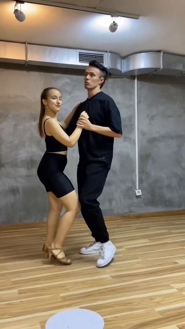 Rebote — возвратные движения #bachata #bachatadance #bachatadancers #bachatalove #bachatasensual