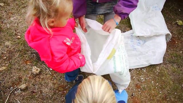 P1300799 Дети в пакете