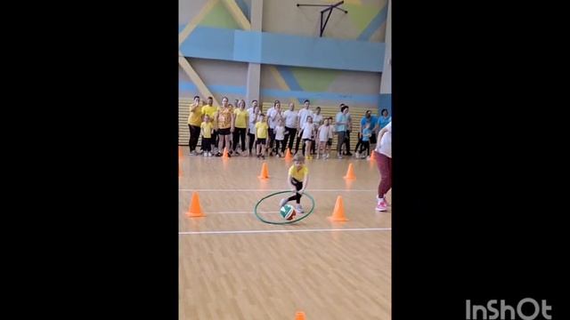 Мама, папа, я - спортивная семья_Весёлые старты среди 1-х классов_2024
