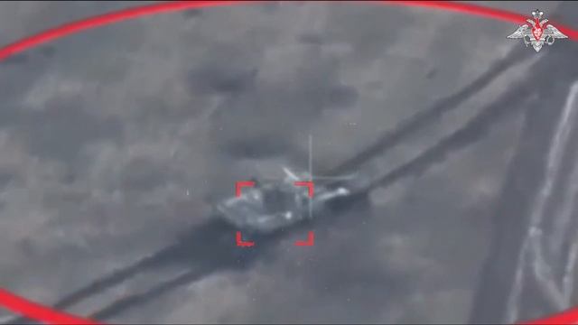 🔥 Дроноводы ВС РФ сожгли вражеский танк
Военнослужащие разведывательного подразделения 25-й общ