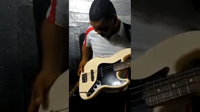 Fender americano x Giannini qual melhor