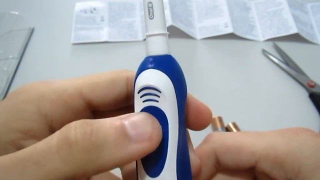 Oral-B Advance Power 400 DB4010 Battery Powered Electric Toothbrush Advanced מברשת שיניים אוראל בי