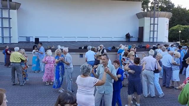 Августовский вечер в парке 1 Мая. Брест..mp4