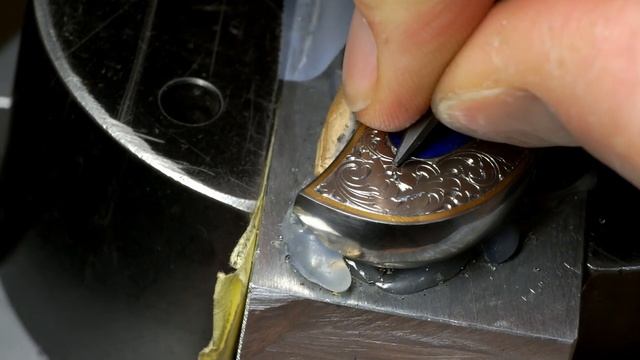 Knife engraving demo