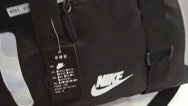спортивная сумка Nike