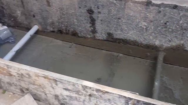 Подпорная стена, совмещена с укладкой брусчаткой и водоотведение,  от и до )