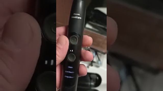 Philips ExpertClean 7300 Spazzolino elettrico sonico