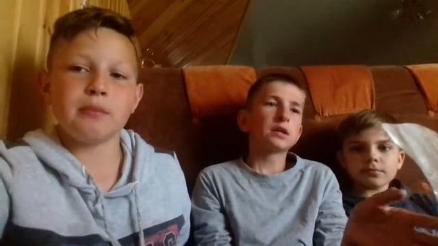 Пробуєм вгадати смак хрустім багет