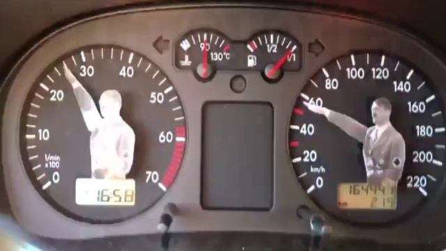 Приборная панель нового автомобиля Tesla Model SS