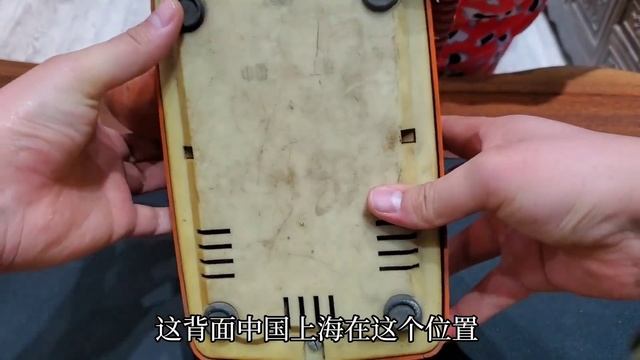 在废品回收站花300淘了一部民国的电话，直言这下能赚几万了