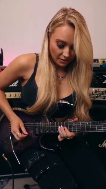 Sophie Lloyd "Metallica- Enter Sandman"
