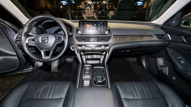 Dramatic Design of Reimagined 2018 Honda Accord Gear Shifter Signals