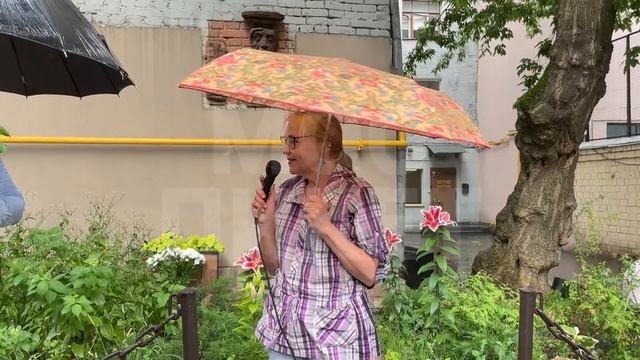 День памяти Владимира Высоцкого. Мы посадили лилии