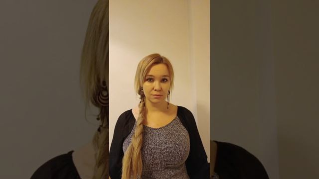 Когда мы смотрим на это мир широко раскрытыми глазами, а когда прячемся от контакта?