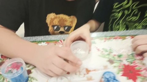 Сделал ёлочную игрушку из эпоксидной смолой