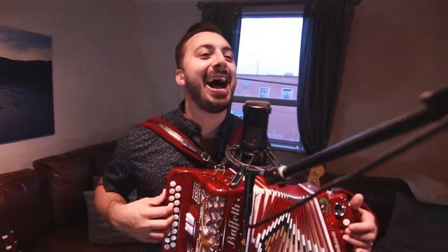 Tu vuo fa l'americano - Claudio Santaluce