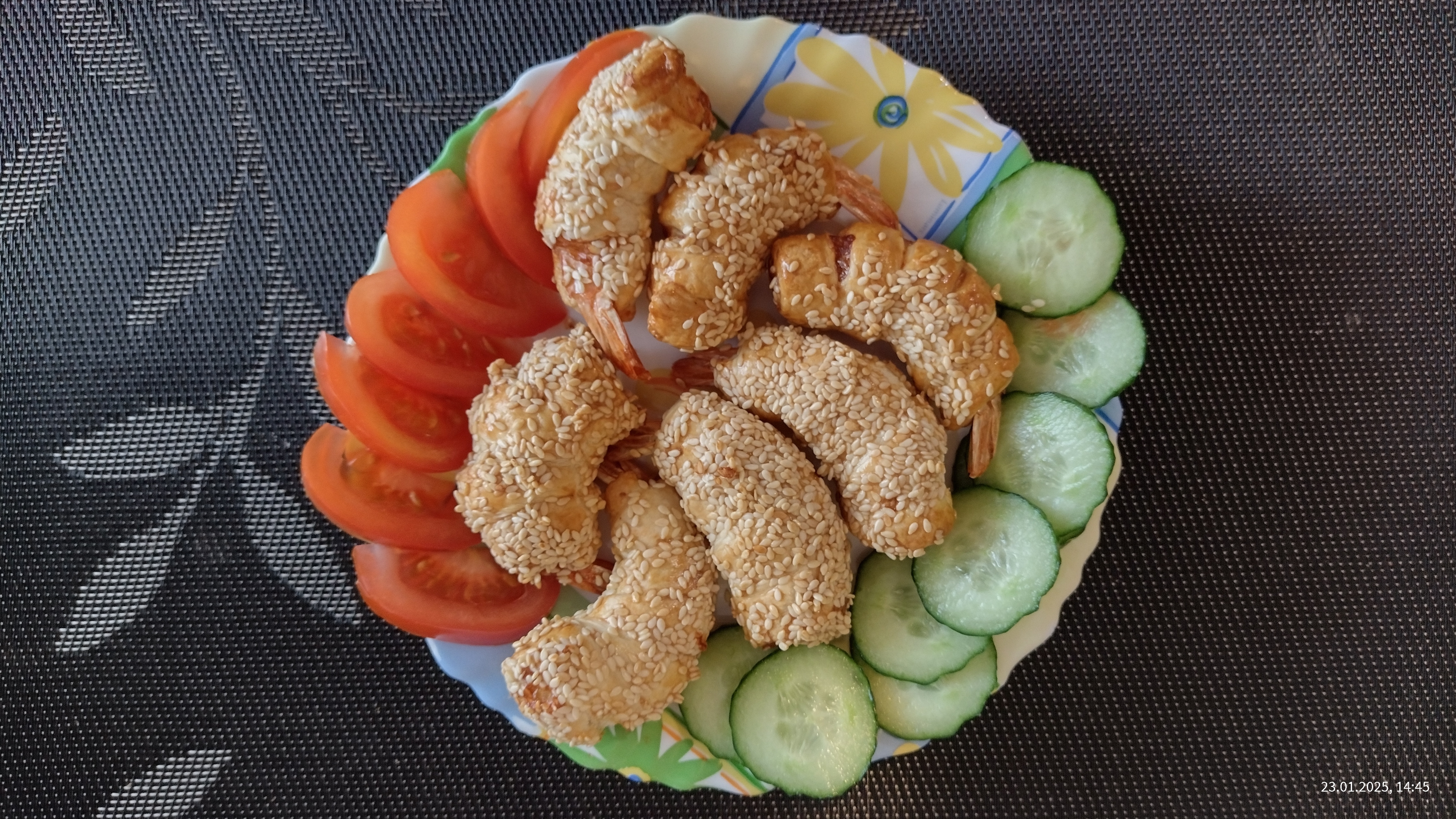 Креветки в тесте и кунжуте.