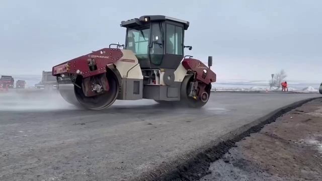 🚜⚒️🇷🇺 В ДНР уложили 42 км асфальтобетона на трассе Донецк – Новоазовск – Седово

▪️Специалисты уж